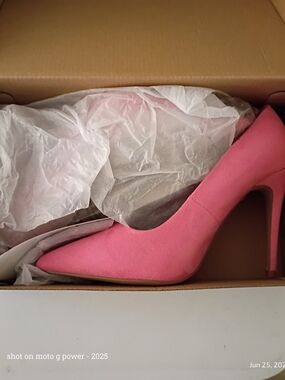 Shoe Dazzle Pink Pointed-Toe Stiletto Pump